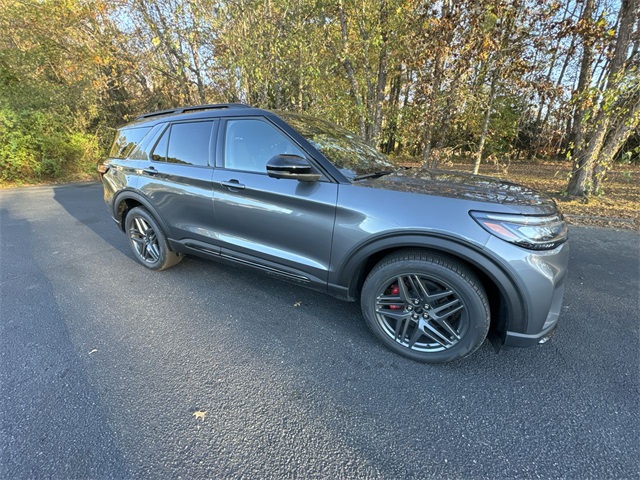 2025 Ford Explorer ST  3.0L EcoBoost V6 [3]